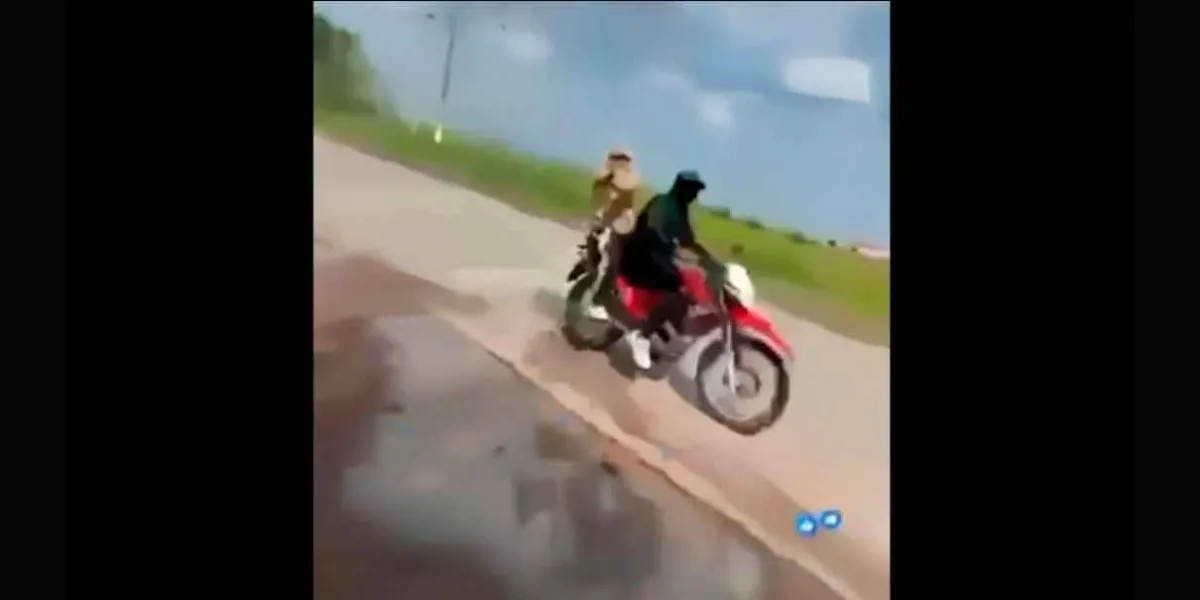 Hombre es atacado a balazos mientras transmitía en vivo denuncias por calles en mal estado en Salvatierra, Guanajuato