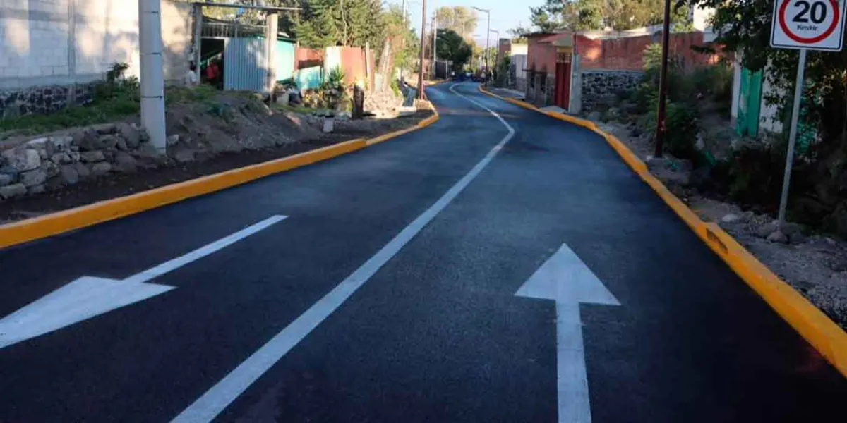 Ariadna Ayala entregó obra con sentido social en La Magdalena Axocopan