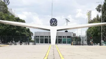 Volkswagen y Sitiavw logran acuerdo salarial del 4% para 2025; Canacintra Puebla lo califica como positivo