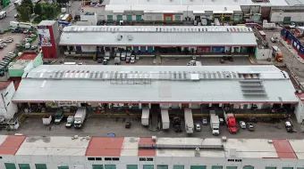 Comerciantes alertan sobre afectaciones de barda en la Central de Abasto de Puebla