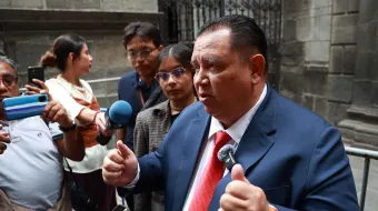 Ricardo Paredes reconoce a Lilia Cedillo y llama a defender la BUAP de intereses de grupo