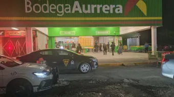 Robo de teléfonos en Bodega Aurrera Xilotzingo; comando armado escapa