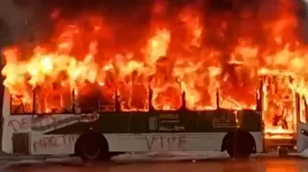 Simitrio pide diálogo, pero manda a quemar autobuses, advirtió Armenta