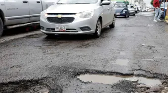 Rivera Pérez critica a la actual administración por baches en Puebla
