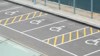 Diputado de Morena impulsa gratuidad en estacionamientos para personas con discapacidad en Puebla