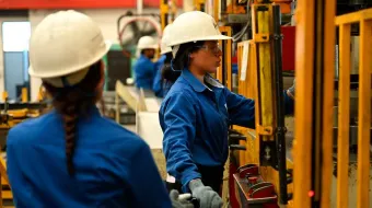 Sector IMMEX en Puebla registra caída de empleo y repunte moderado en ingresos