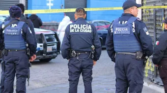 Solo una víctima de los tres cuerpos abandonados en el mercado 5 de Mayo estaba ligada al narcomenudeo: FGE Puebla