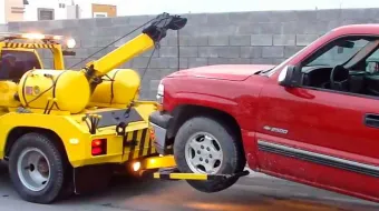 Los dueños de autos recuperados podrían exentar pago de arrastre y corralón