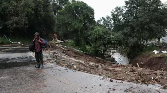 Pantepec, Tlacuilotepec y Tlaxco siguen incomunicados; caminos y carreteras están destruidos