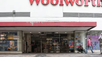 Profeco sanciona a Woolworth en Puebla por publicidad falsa y ofertas vencidas