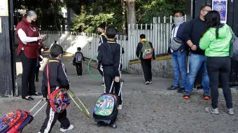 Puebla aplicará horario de invierno en todas las escuelas a partir del 3 de noviembre