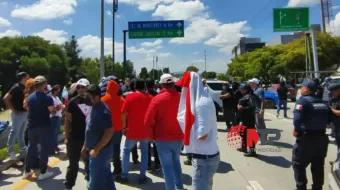 Protesta de automovilistas en Puebla: bloquean Periférico por retención de autos chocolate