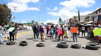Bloquean Boulevard Valsequillo en Puebla; vecinos piden topes y mejor vigilancia
