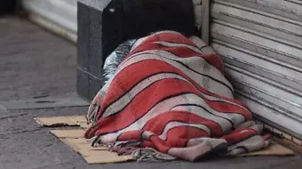 Bajas temperaturas ponen en riesgo a personas en calle; autoridades intensifican acciones
