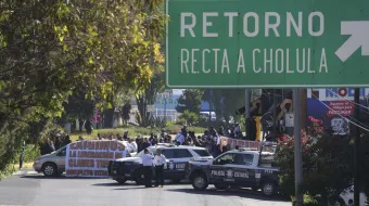 Maestros del SNTE 51 exigen plazas con bloqueos en la SEP y la recta a Cholula