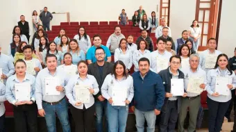 Icatep entregó certificaciones y constancias a personal de Huauchinango