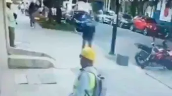 VIDEO. Asalto y homicidio de custodio en Hipódromo Condesa desata pánico; atacantes usaron disfraces de obreros