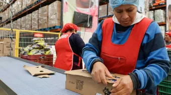 Canaco entregó 5 toneladas de ayuda al Banco de Alimentos  