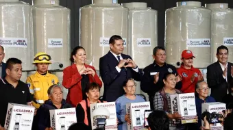 Entregan apoyos a policías poblanos para mejorar sus viviendas: inversión de 110 mdp