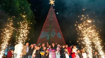 José Chedraui encendió árbol e iluminación navideña de la ciudad