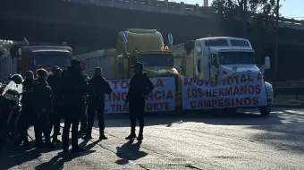 Organizaciones de transportistas y campesinos paralizan rutas; SICT llama al diálogo y supervisa afectaciones en Puebla