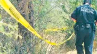 Abandonan cadáver en carretera de Pantepec