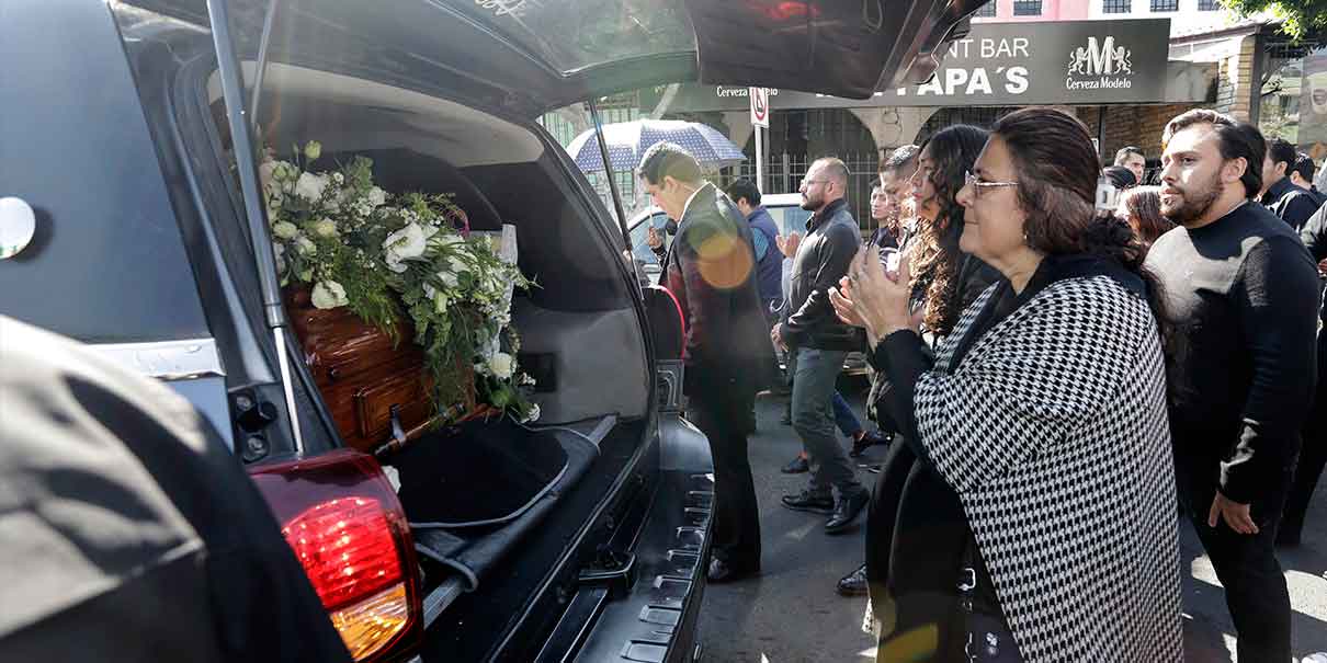 Último adiós a Miguel Barbosa en Tehuacán; el arzobispo Víctor Sánchez encabezó ceremonia
