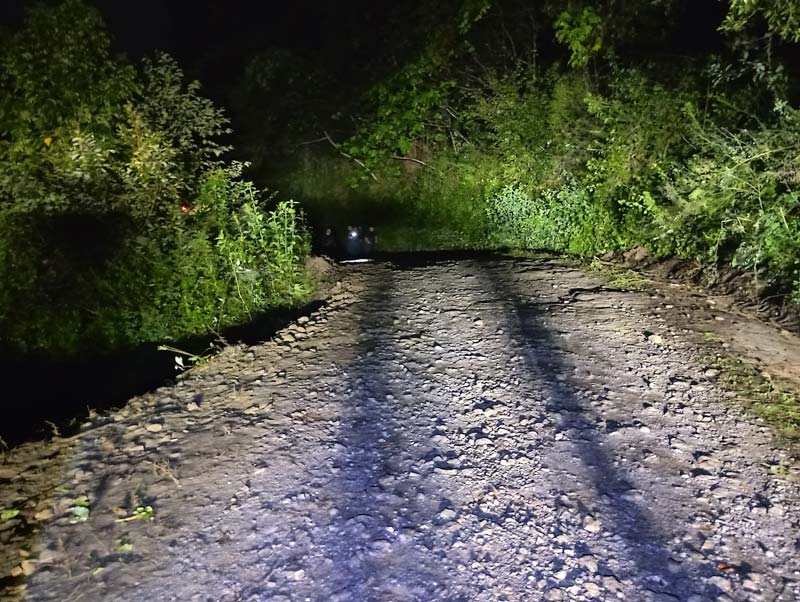 18 lesionados en Huauchinango tras caer colectiva a barranco