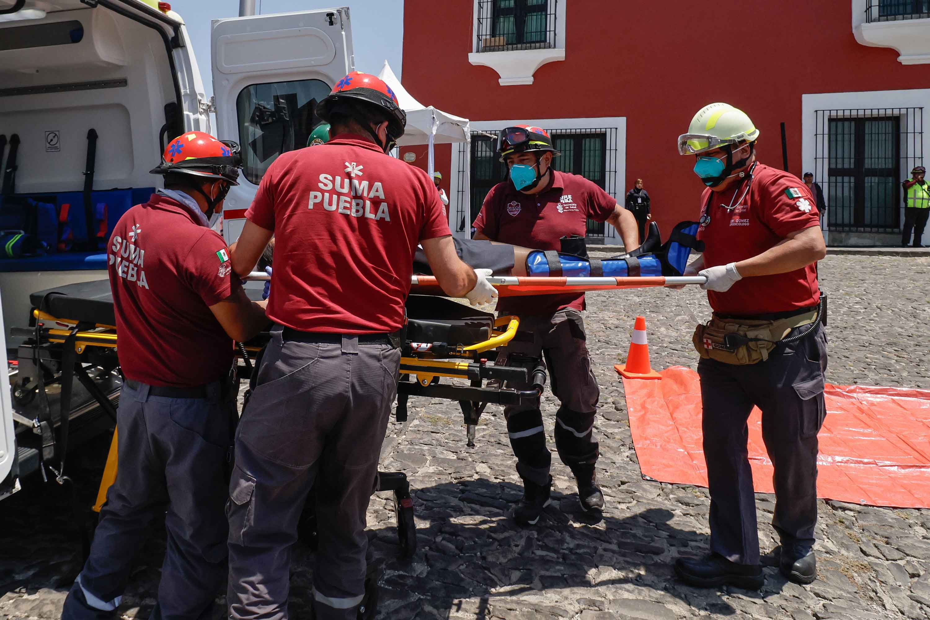 Casi 10 mil personas desalojaron oficinas, edificios, escuelas, hospitales
