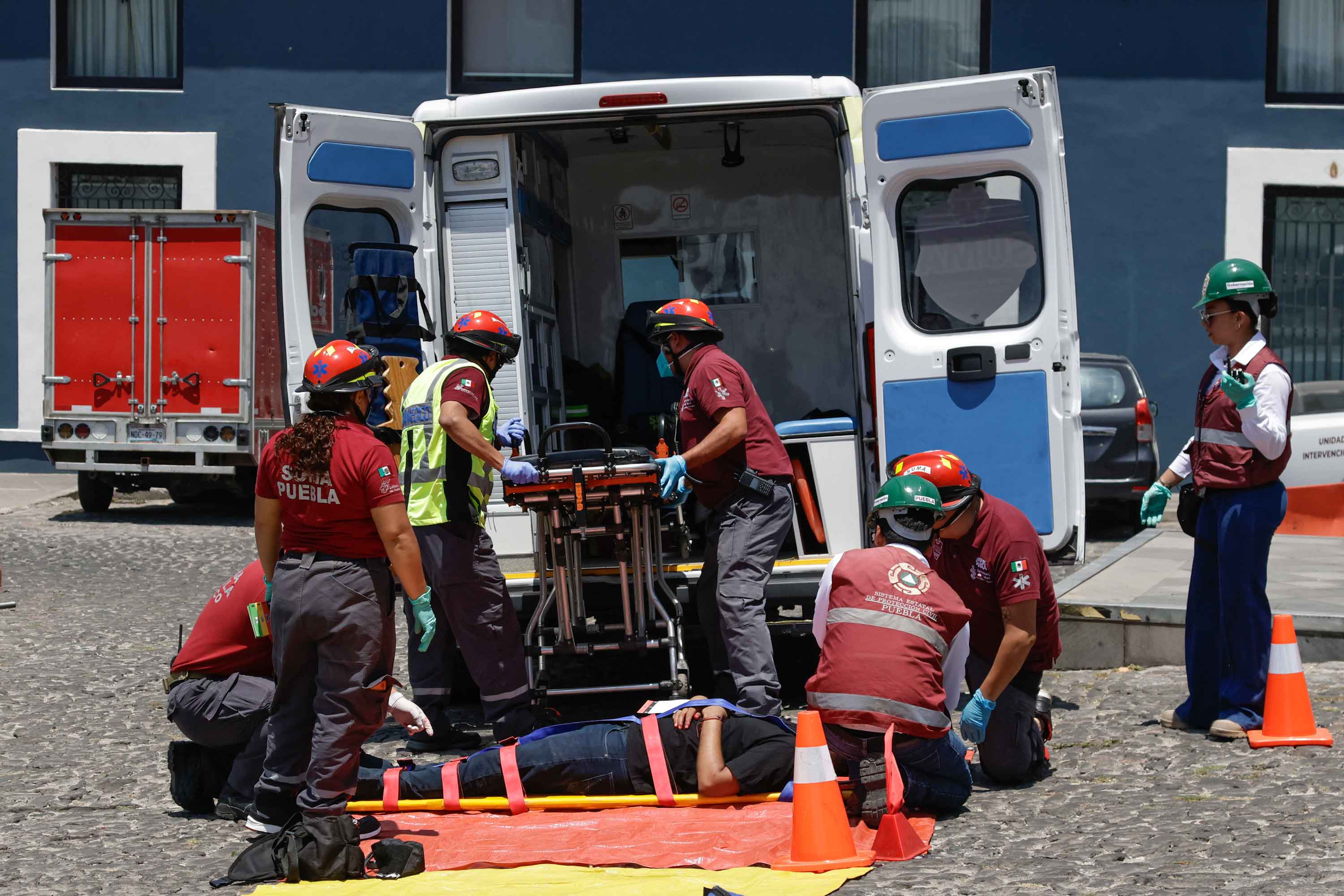 Casi 10 mil personas desalojaron oficinas, edificios, escuelas, hospitales