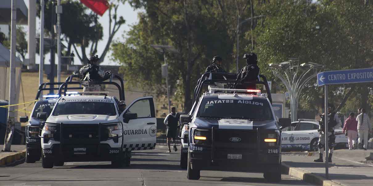 Abandonan cadáveres dentro de camioneta en la zona de Los Fuertes