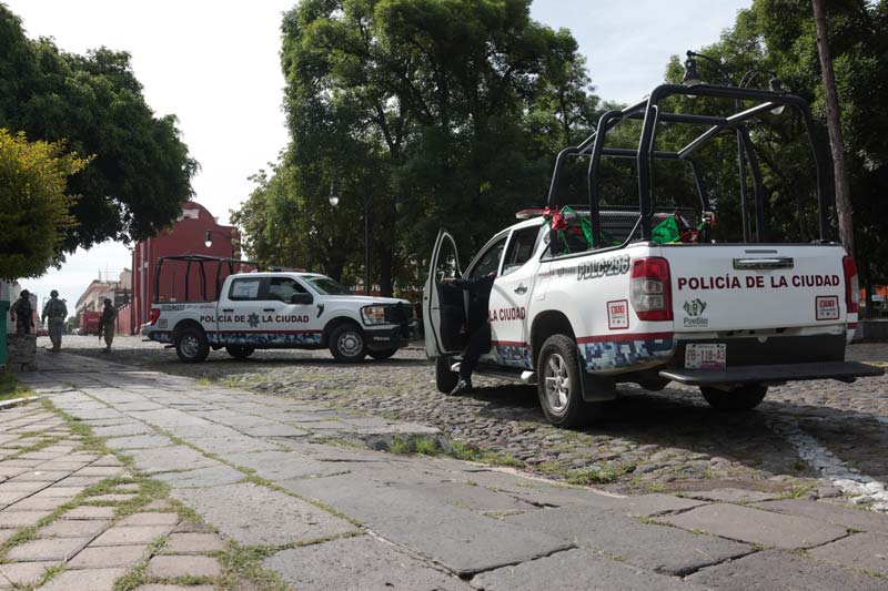 Abandonan cuerpo con narcomensaje en Parque de Analco