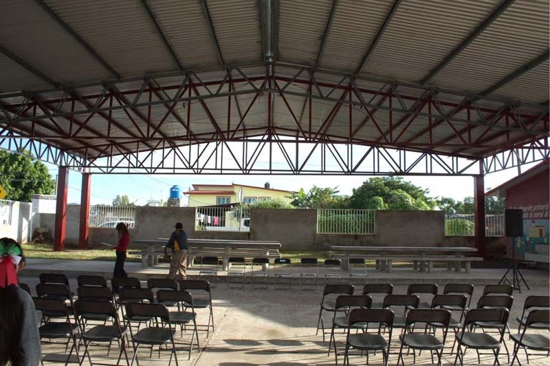 Ariadna Ayala entregó el techado de usos múltiples en primaria de Atlixco