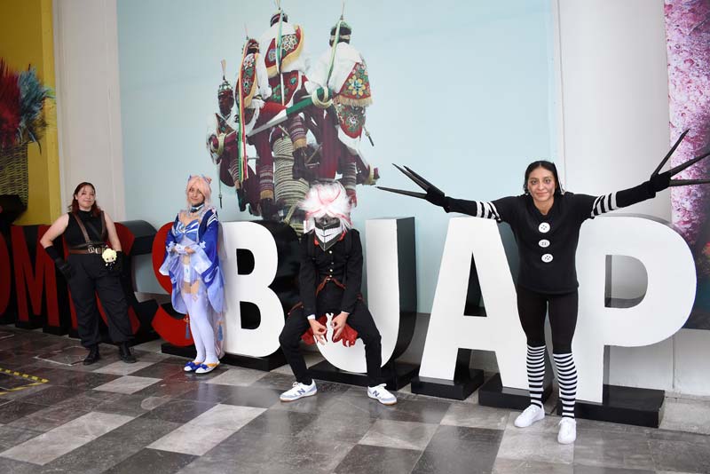 Fanáticos del cómics y anime se reúnen en el Ficomics BUAP 2025