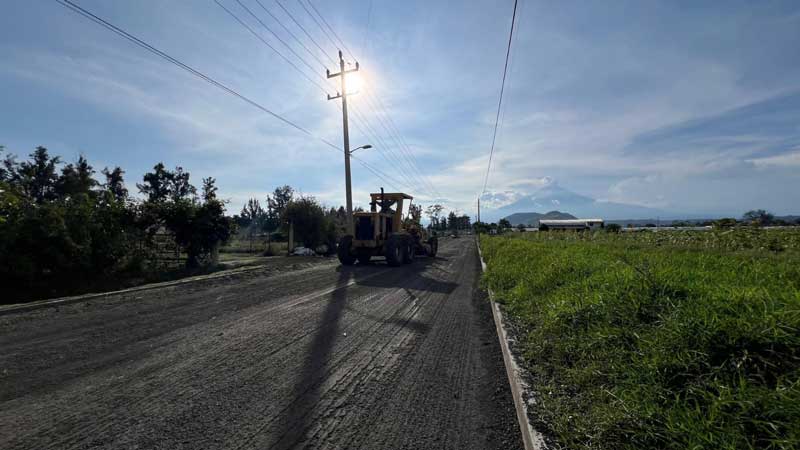 Inició rehabilitación de calle en la nueva colonia Rancho Gamboa de Atlixco