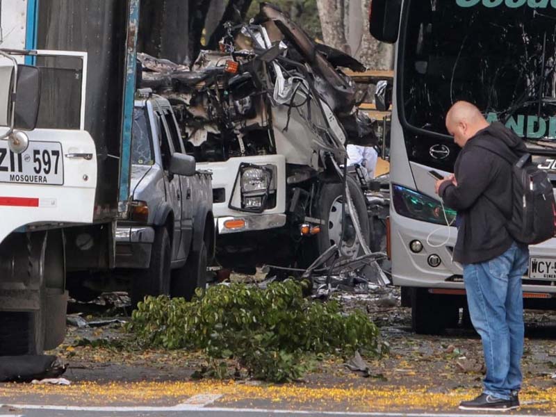 Atentado y derribo de helicóptero dejan 18 muertos en Colombia