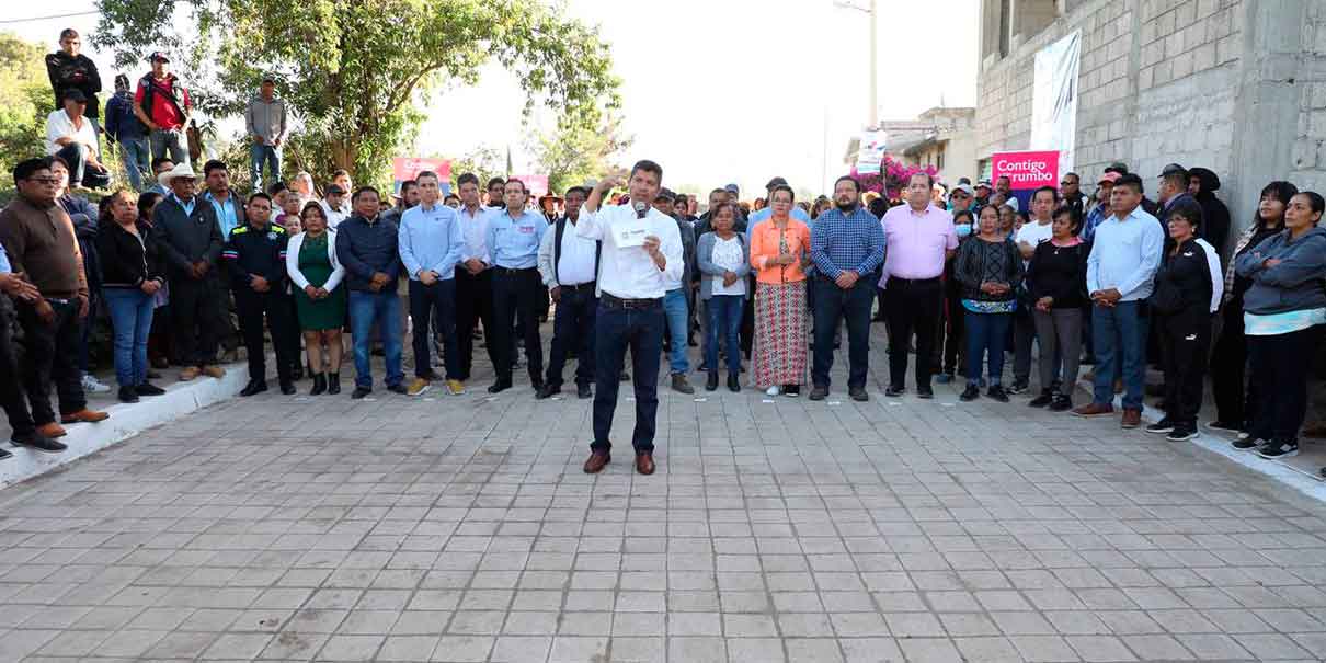 Ayuntamiento de Puebla mejoró calles de San Andrés Azumiatla con adoquinamiento