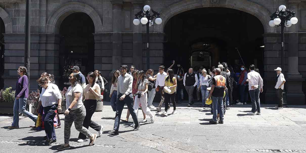 Casi 10 mil personas desalojaron oficinas, edificios, escuelas, hospitales