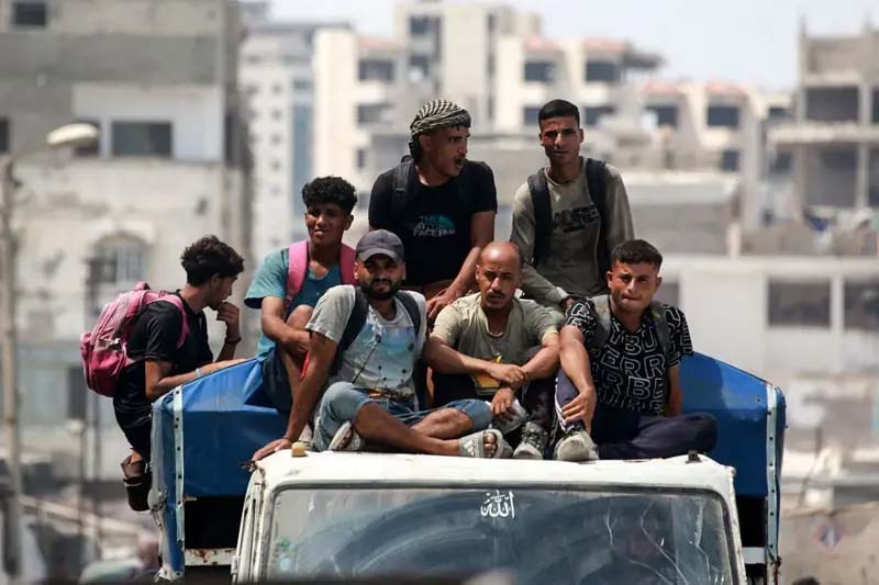 Cientos de palestinos huyen tras ofensiva terrestre de Israel en la Ciudad de Gaza
