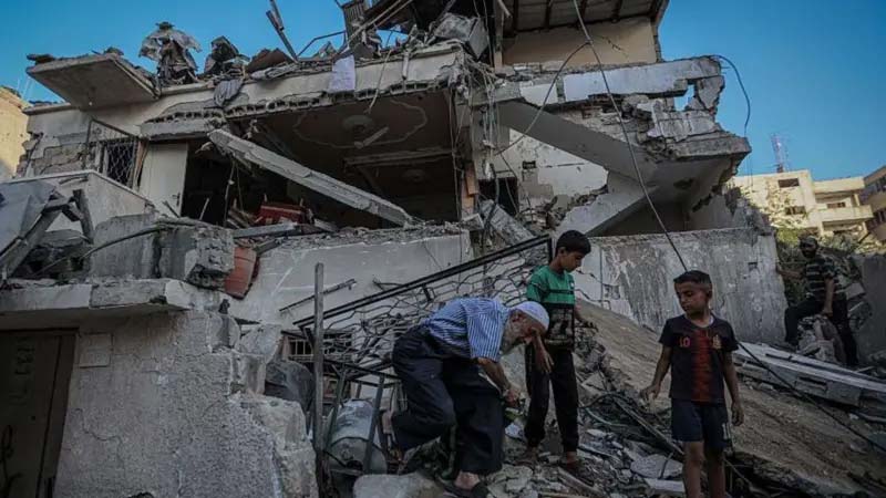 Cientos de palestinos huyen tras ofensiva terrestre de Israel en la Ciudad de Gaza