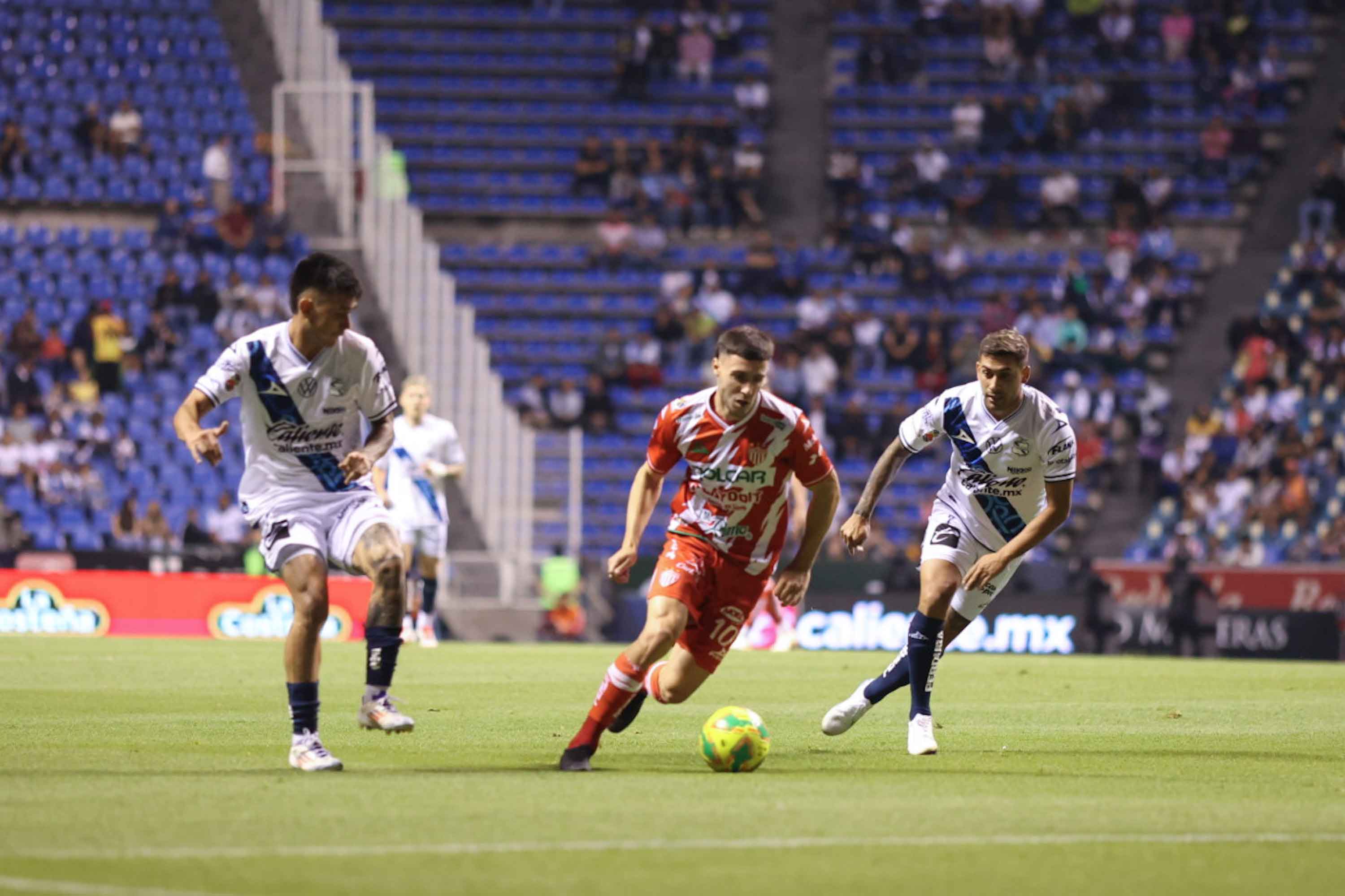 Puebla cae ante Necaxa y cierra un torneo para el olvido