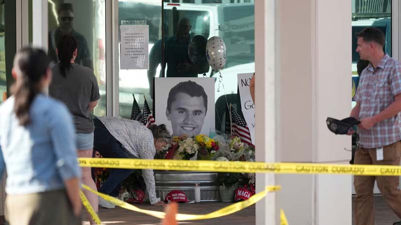 Obama alerta sobre crisis política tras asesinato de Charlie Kirk en EU