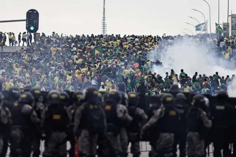 De presidente a prisionero: Bolsonaro sentenciado a 27 años por golpismo