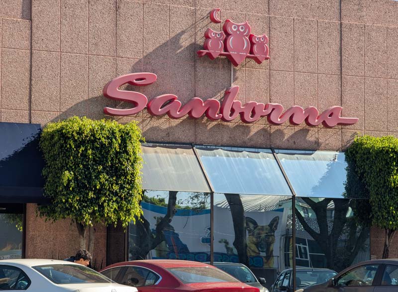 Delincuentes atacan Sanborns Huexotitla y huyen con joyas de alto valor