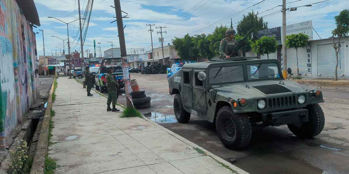 Detienen a sujetos armad0s en el mercado Independencia y desmantelan local con drog4