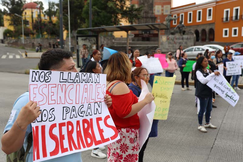 Personal de Salud cerró el bulevar 5 de Mayo para exigir basificaciones