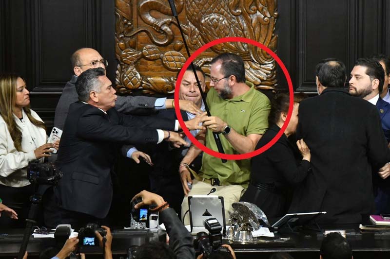 Emiliano González, héroe en accidente de camioneta; Noroña lo defiende en redes