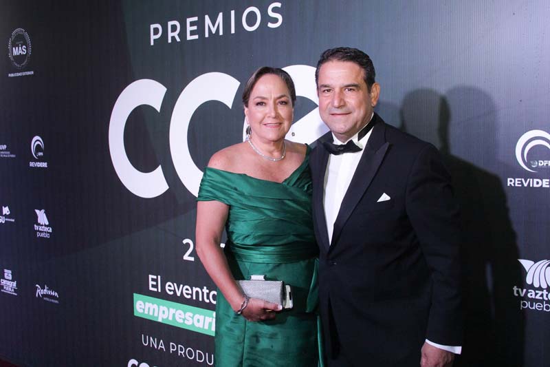 Empresarios y líderes poblanos reciben reconocimientos en cuarta edición de los premios CCE