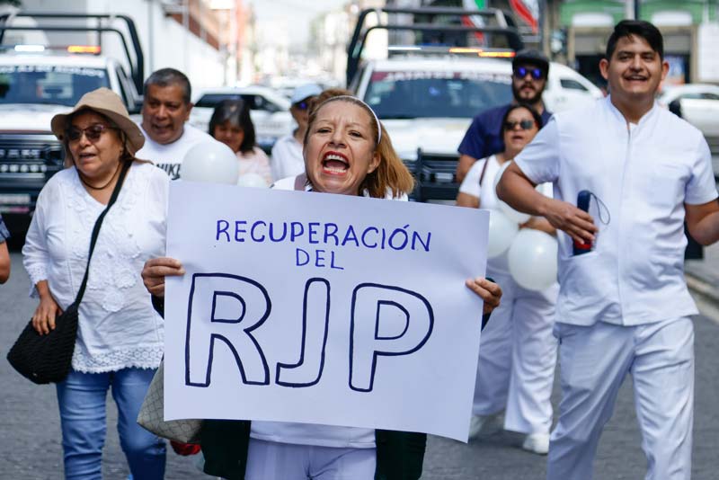 Exigen sindicalizados del IMSS mejores condiciones económicas en su retiro