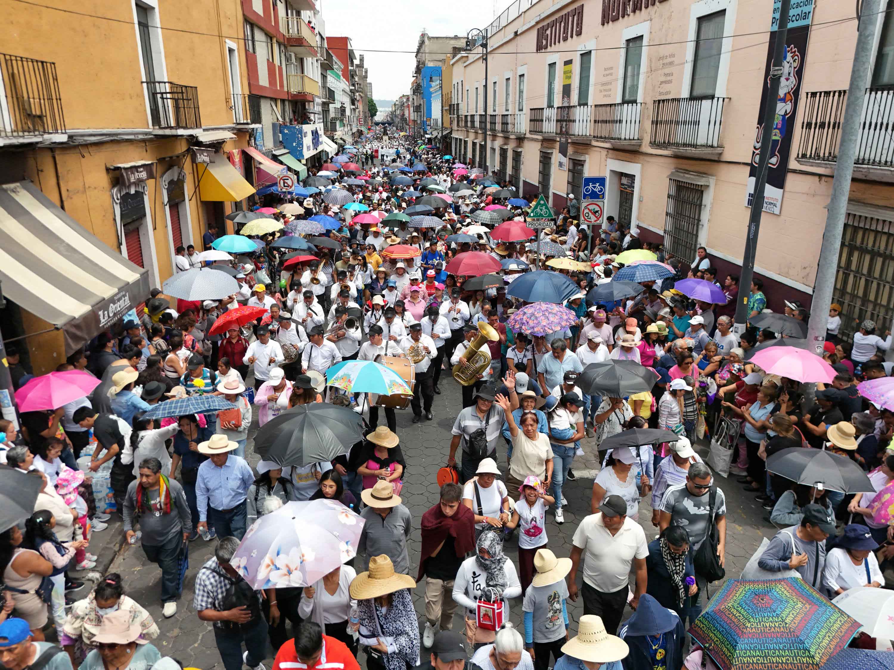 Fe y esperanza 180 mil personas durante la Procesión de Viernes Santo